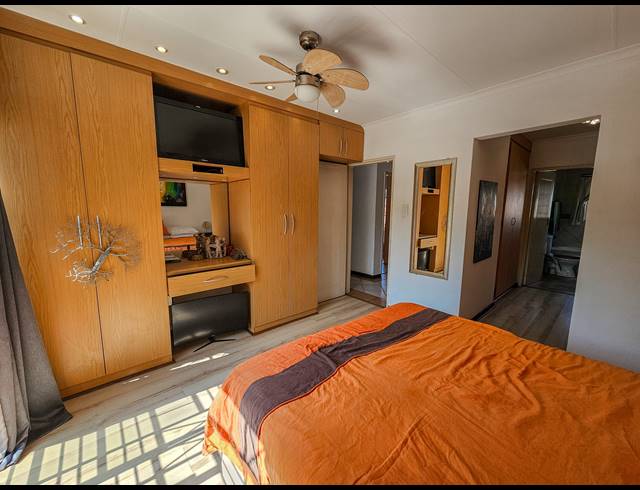 3 BEDROOM DUPLEX FOR SALE IN DIE HOEWES